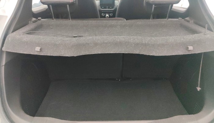 2023 Renault Kiger RXT MT, Petrol, Manual, 8,498 km, Boot Inside