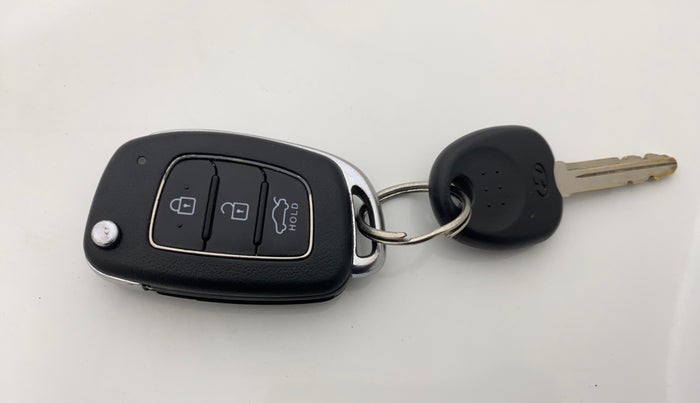 2020 Hyundai GRAND I10 NIOS SPORTZ 1.2 KAPPA VTVT CNG, CNG, Manual, 58,784 km, Key Close Up