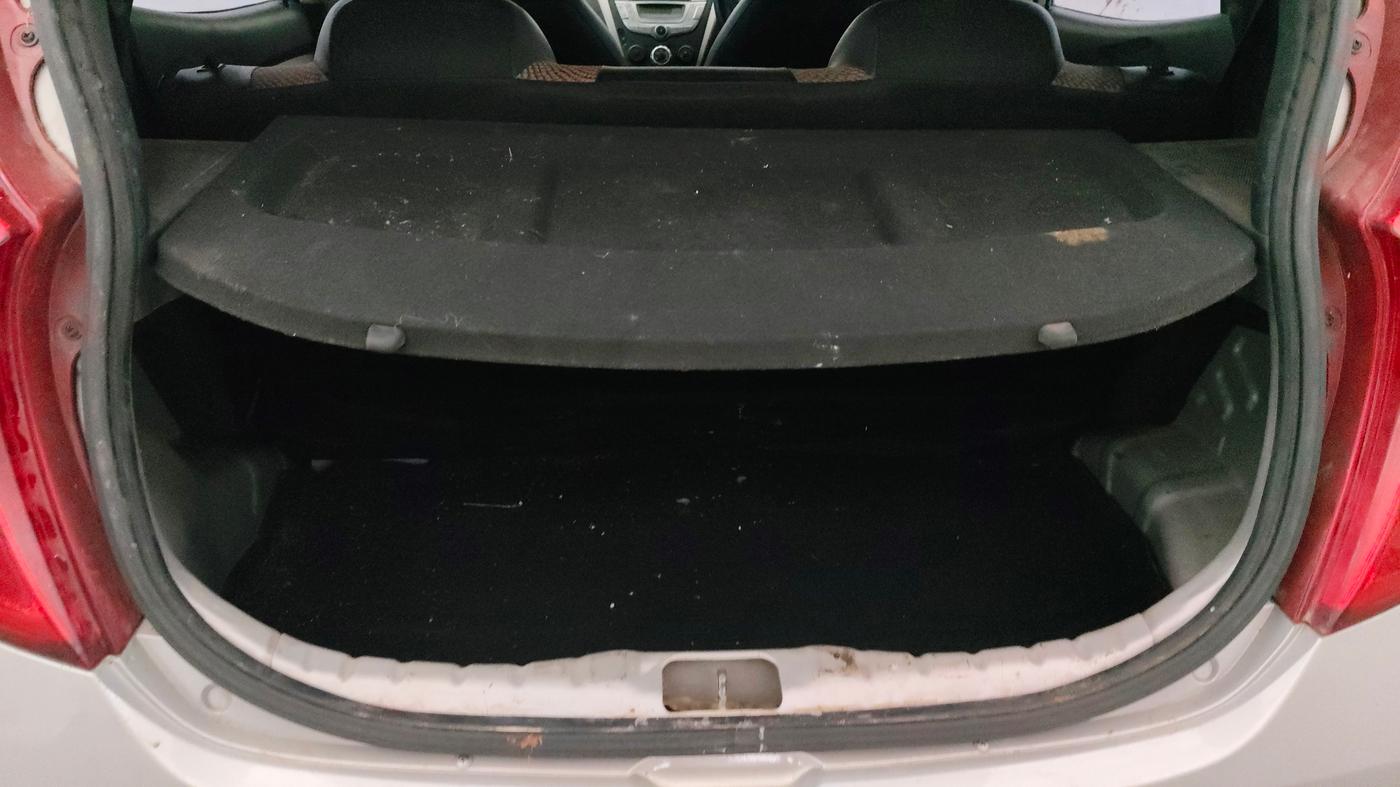 2015 Hyundai Eon MAGNA +, Petrol, Manual, 72,591 km, Boot Inside