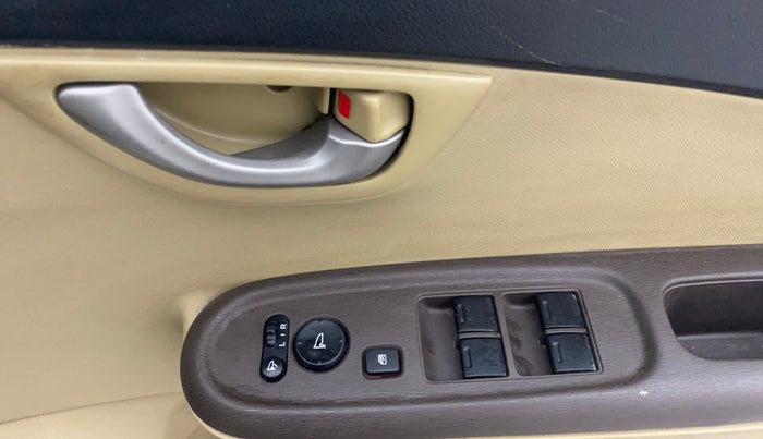 2014 Honda Amaze 1.2L I-VTEC VX, Petrol, Manual, 66,239 km, Driver Side Door Panels Control