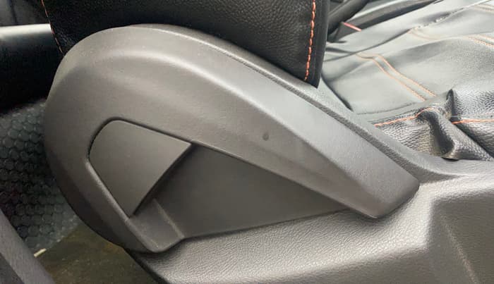2016 Ford New Figo TREND 1.5L DIESEL, Diesel, Manual, 72,560 km, Driver Side Adjustment Panel