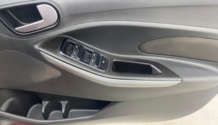 2016 Ford New Figo TREND 1.5L DIESEL, Diesel, Manual, 72,560 km, Driver Side Door Panels Control
