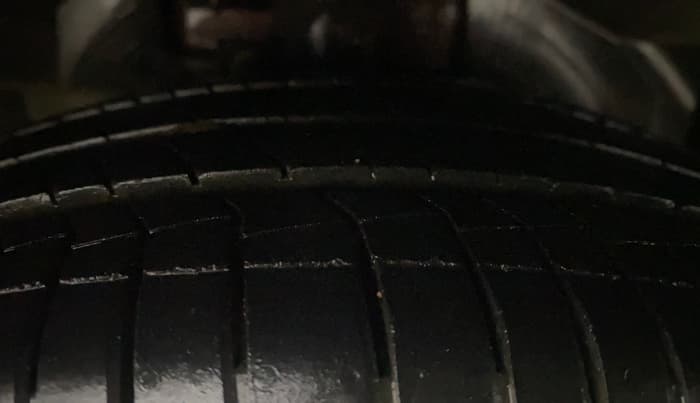 2016 Ford New Figo TREND 1.5L DIESEL, Diesel, Manual, 72,560 km, Right Front Tyre Tread