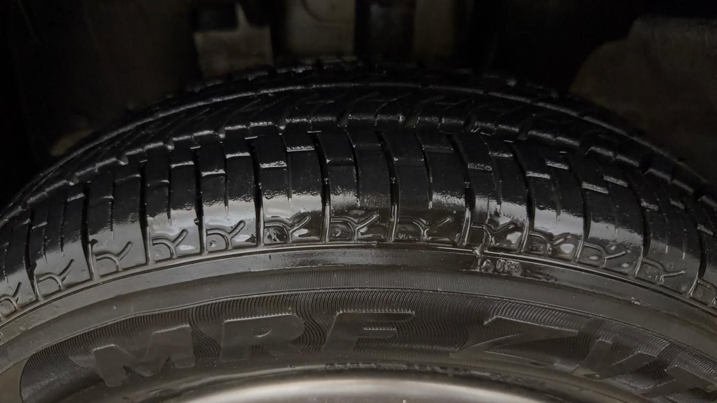 2016 Renault Kwid RXT 1.0, Petrol, Manual, 49,857 km, Left Front Tyre Tread