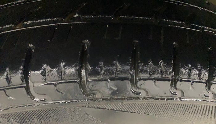 2017 Renault Kwid RXL 1.0 AMT, Petrol, Automatic, 43,806 km, Left Front Tyre Tread