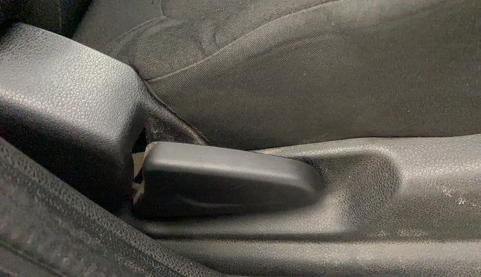 2017 Renault Kwid RXL 1.0 AMT, Petrol, Automatic, 43,806 km, Driver Side Adjustment Panel