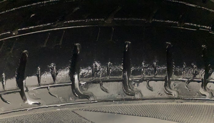 2017 Renault Kwid RXL 1.0 AMT, Petrol, Automatic, 43,806 km, Right Front Tyre Tread