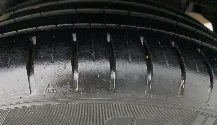 2021 Maruti Ciaz ALPHA  AT 1.5 SHVS PETROL, Petrol, Automatic, 37,265 km, Left Rear Tyre Tread