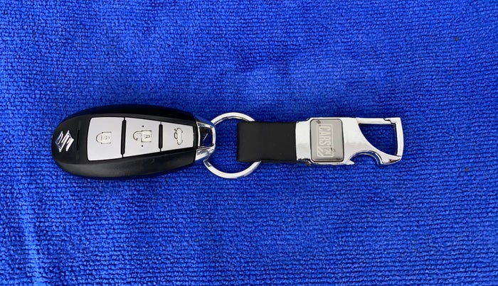 2021 Maruti Ciaz ALPHA  AT 1.5 SHVS PETROL, Petrol, Automatic, 37,265 km, Key Close Up