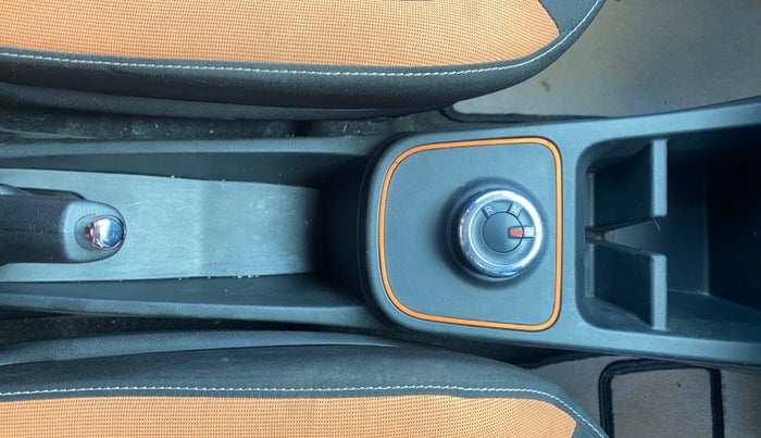 2020 Renault Kwid CLIMBER 1.0 AMT (O), Petrol, Automatic, 49,898 km, Gear Lever