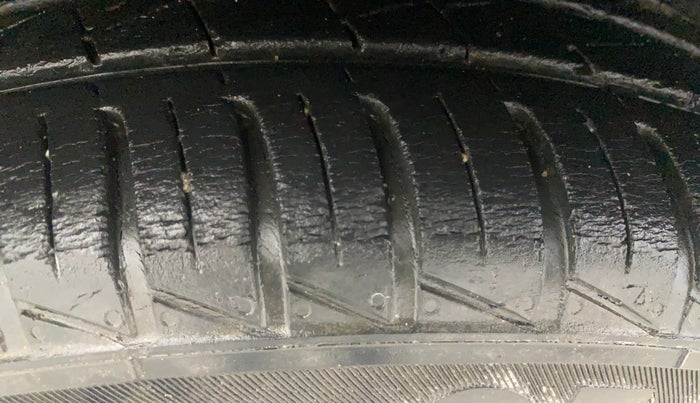 2020 Renault Kwid CLIMBER 1.0 AMT (O), Petrol, Automatic, 49,898 km, Right Rear Tyre Tread