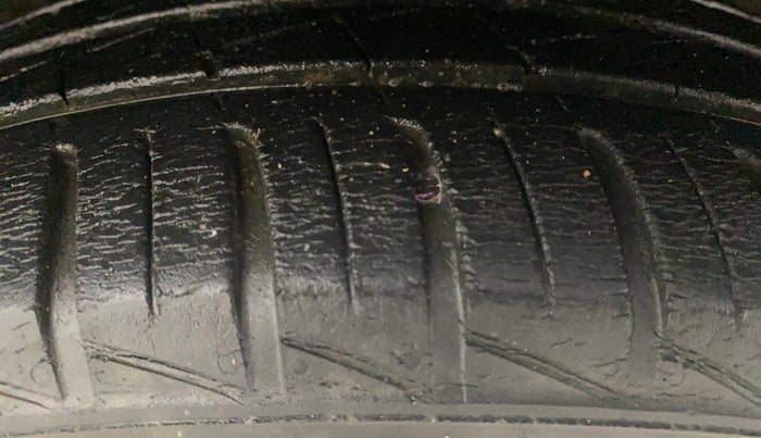 2020 Renault Kwid CLIMBER 1.0 AMT (O), Petrol, Automatic, 49,898 km, Right Front Tyre Tread