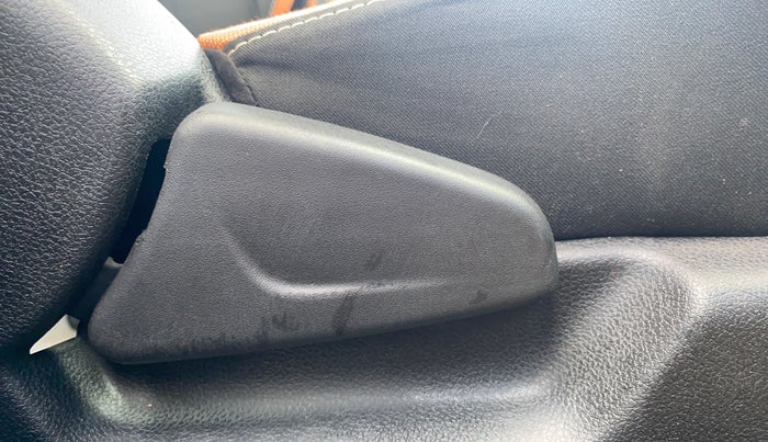 2020 Renault Kwid CLIMBER 1.0 AMT (O), Petrol, Automatic, 49,898 km, Driver Side Adjustment Panel