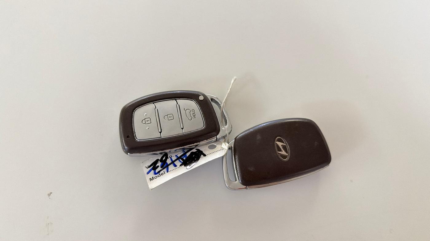 2016 Hyundai Creta SX PLUS 1.6 PETROL, Petrol, Manual, 57,574 km, Key Close Up
