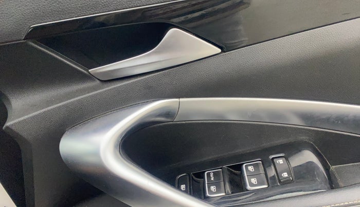 2020 MG HECTOR SHARP 1.5 DCT PETROL, Petrol, Automatic, 97,011 km, Driver Side Door Panels Control