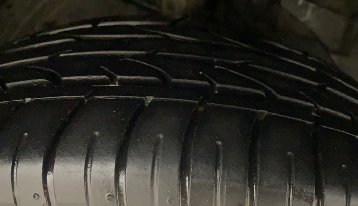 2020 MG HECTOR SHARP 1.5 DCT PETROL, Petrol, Automatic, 97,011 km, Right Front Tyre Tread