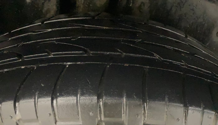 2020 MG HECTOR SHARP 1.5 DCT PETROL, Petrol, Automatic, 97,011 km, Right Rear Tyre Tread