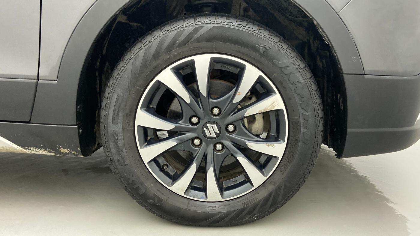 2020 Maruti S Cross ALPHA AT SMART HYBRID, Petrol, Automatic, 24,427 km, Right Front Wheel