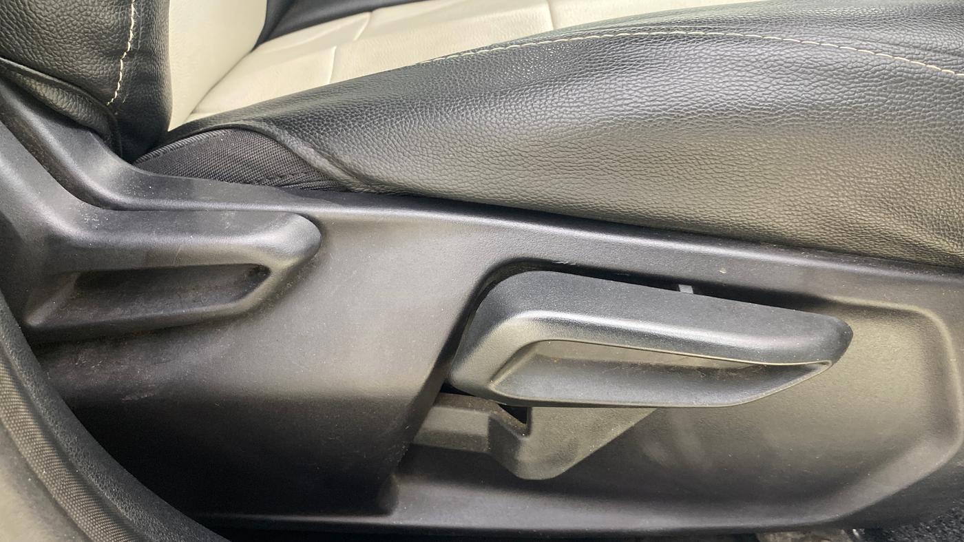 2022 Tata TIGOR XZ PLUS CNG, CNG, Manual, 44,071 km, Driver Side Adjustment Panel
