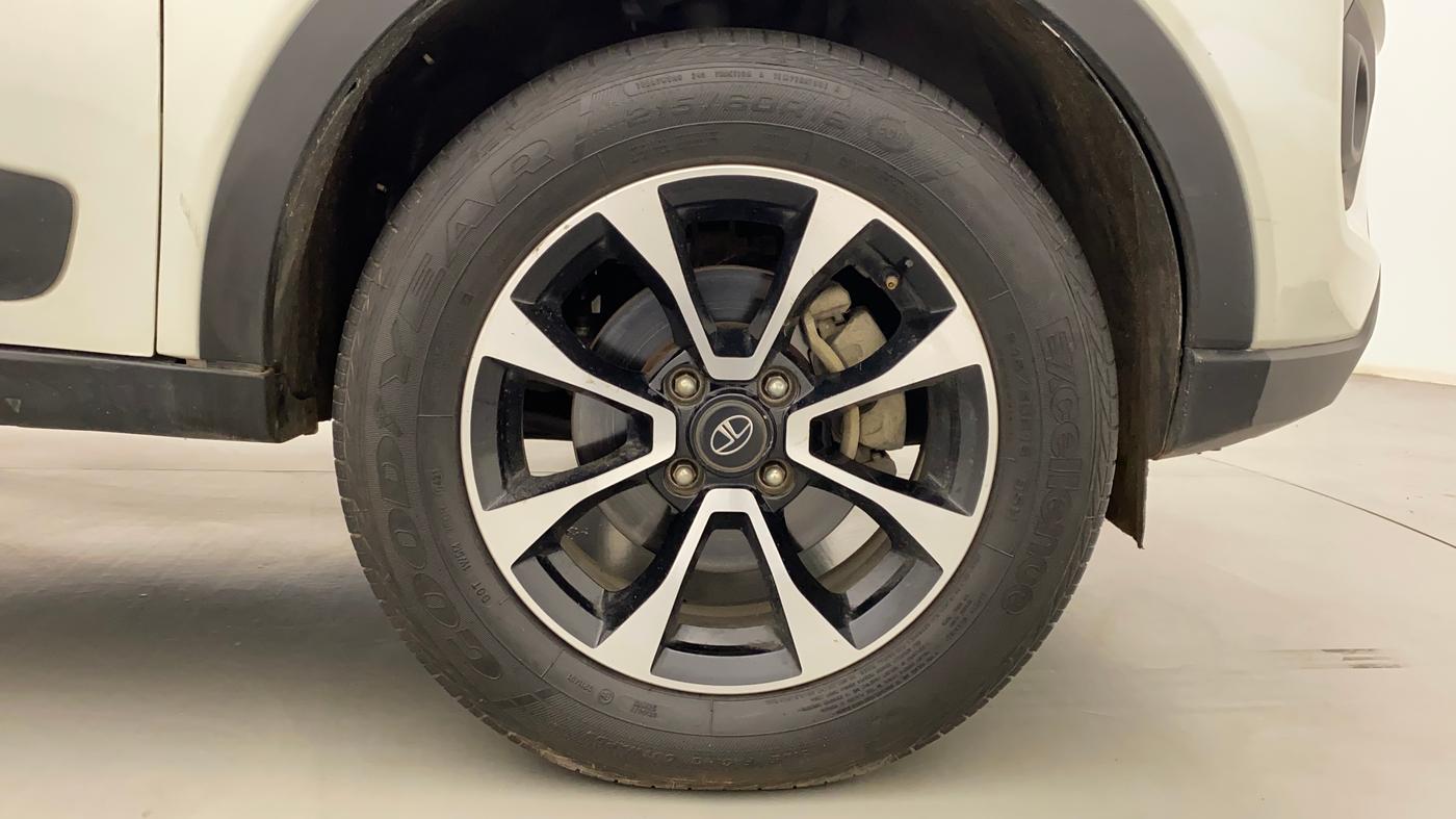 2021 Tata NEXON XZA PLUS DIESEL, Diesel, Automatic, 43,250 km, Right Front Wheel
