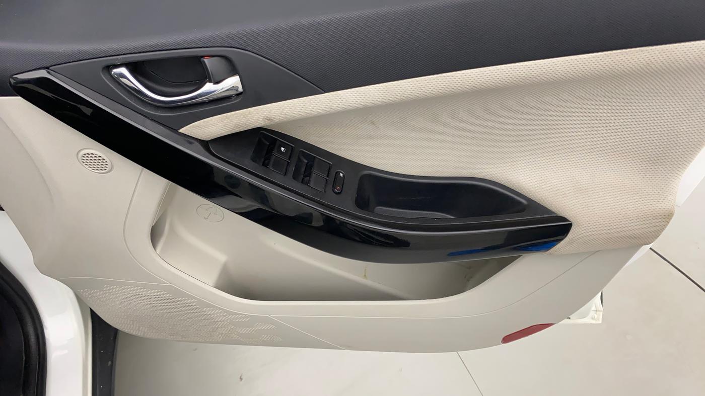 2021 Tata NEXON XZA PLUS DIESEL, Diesel, Automatic, 43,250 km, Driver Side Door Panels Control