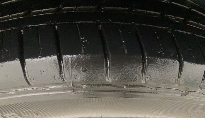 2023 Tata NEXON XMA SUNROOF PETROL, Petrol, Automatic, 21,859 km, Right Front Tyre Tread