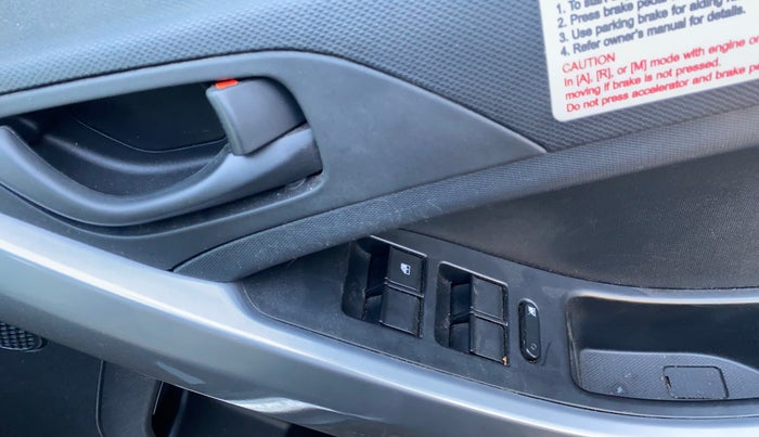 2023 Tata NEXON XMA SUNROOF PETROL, Petrol, Automatic, 21,859 km, Driver Side Door Panels Control