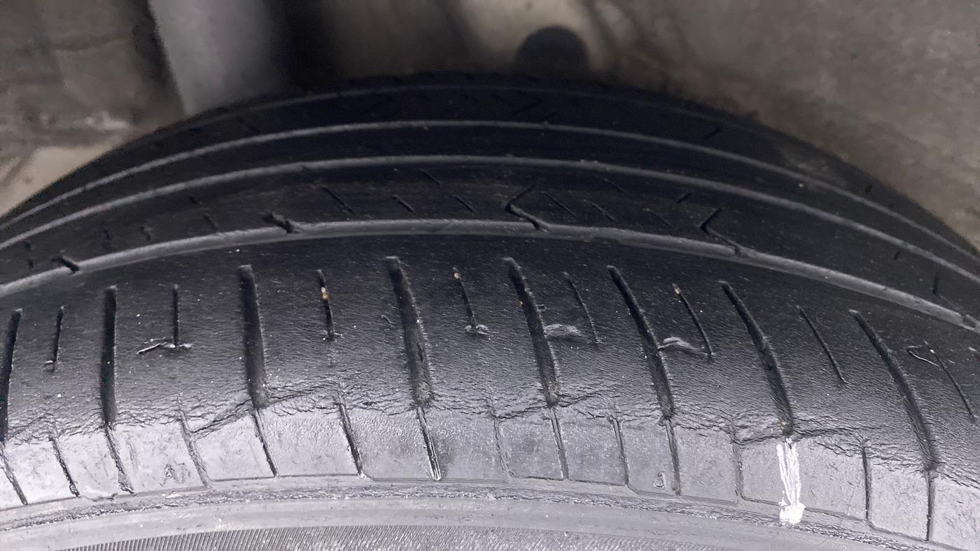 2018 Hyundai Verna 1.6 CRDI SX + AT, Diesel, Automatic, 58,824 km, Right Rear Tyre Tread