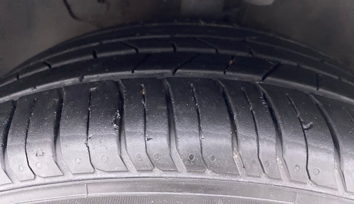 2018 Hyundai Verna 1.6 CRDI SX + AT, Diesel, Automatic, 58,824 km, Left Front Tyre Tread
