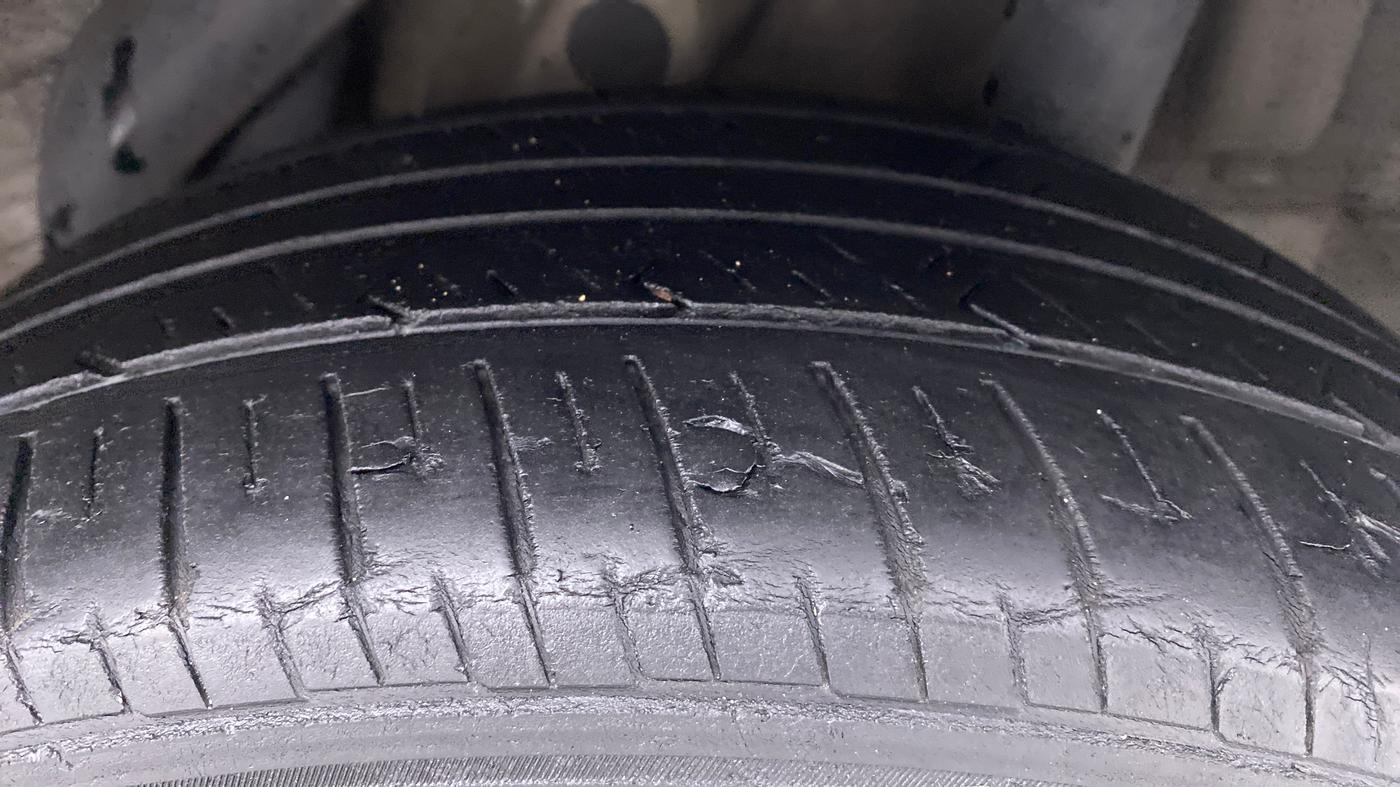 2018 Hyundai Verna 1.6 CRDI SX + AT, Diesel, Automatic, 58,824 km, Left Rear Tyre Tread