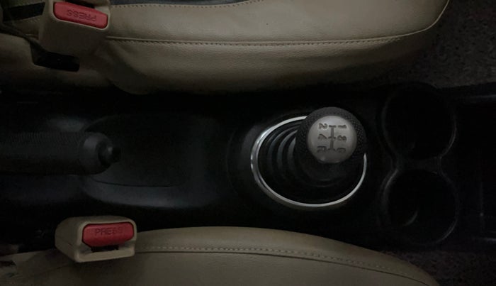 2017 Honda Amaze 1.2L I-VTEC S, Petrol, Manual, 57,280 km, Gear Lever