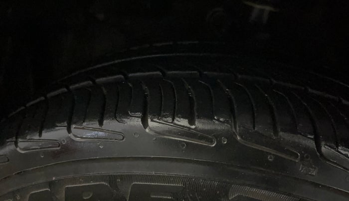 2017 Honda Amaze 1.2L I-VTEC S, Petrol, Manual, 57,280 km, Left Front Tyre Tread