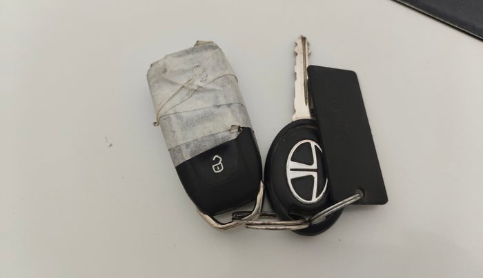 2018 Tata TIAGO NRG DIESEL, Diesel, Manual, 1,01,939 km, Key Close Up