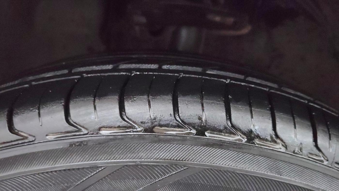 2018 Tata TIAGO NRG DIESEL, Diesel, Manual, 1,01,939 km, Left Front Tyre Tread