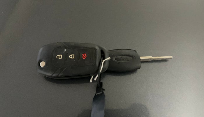 2017 Ford Figo Aspire TITANIUM 1.2 PETROL, Petrol, Manual, 27,734 km, Key Close Up