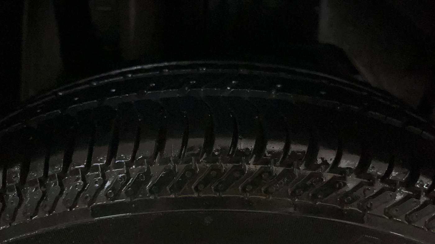 2017 Ford Figo Aspire TITANIUM 1.2 PETROL, Petrol, Manual, 27,831 km, Right Rear Tyre Tread