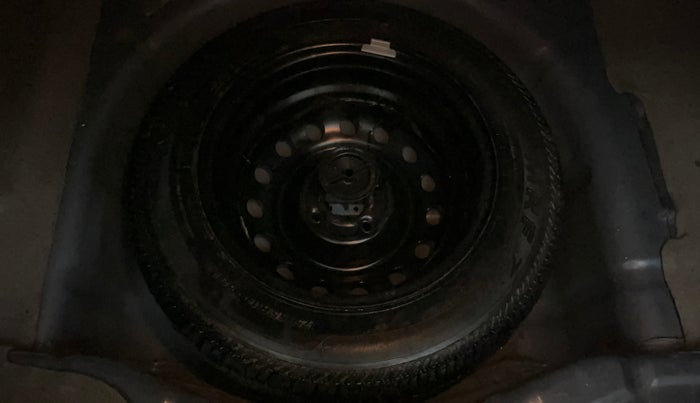 2017 Ford Figo Aspire TITANIUM 1.2 PETROL, Petrol, Manual, 27,734 km, Spare Tyre