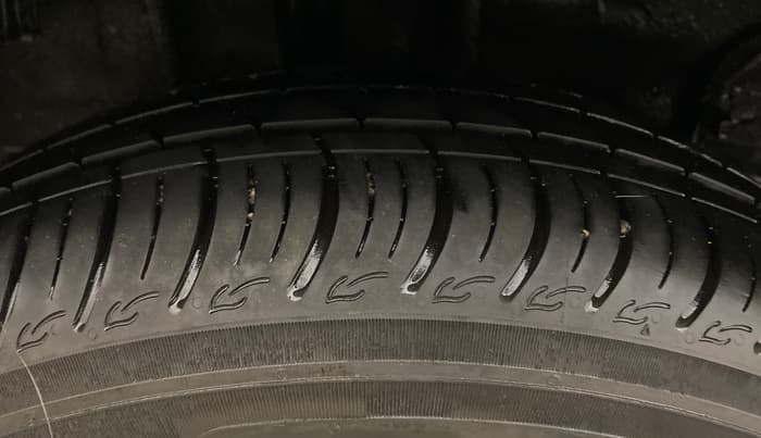 2025 Tata Tiago XM PETROL, Petrol, Manual, 5,955 km, Right Rear Tyre Tread