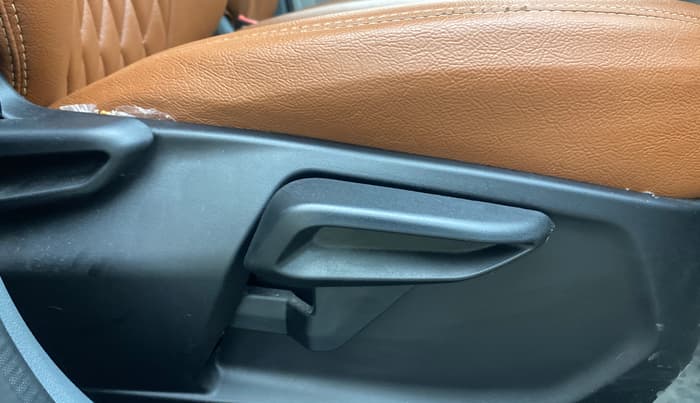 2025 Tata Tiago XM PETROL, Petrol, Manual, 5,955 km, Driver Side Adjustment Panel