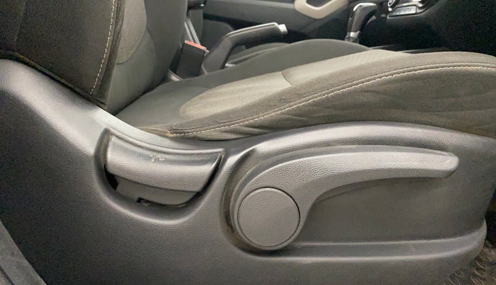 2017 Hyundai Creta SX PLUS AT 1.6 PETROL, Petrol, Automatic, 72,401 km, Driver Side Adjustment Panel