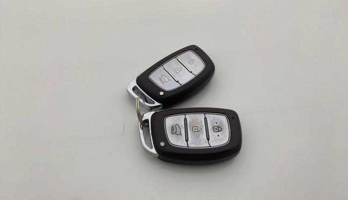 2017 Hyundai Creta SX PLUS AT 1.6 PETROL, Petrol, Automatic, 72,401 km, Key Close Up