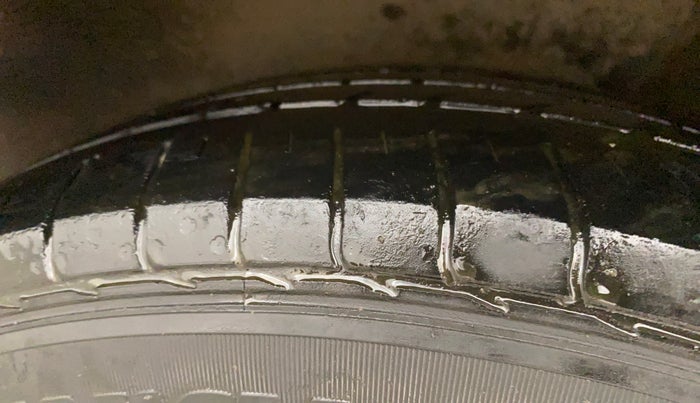 2017 Hyundai Creta SX PLUS AT 1.6 PETROL, Petrol, Automatic, 72,401 km, Left Rear Tyre Tread