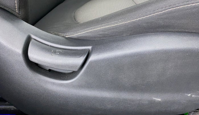 2018 Hyundai Creta 1.6 E + VTVT, Petrol, Manual, 35,913 km, Driver Side Adjustment Panel