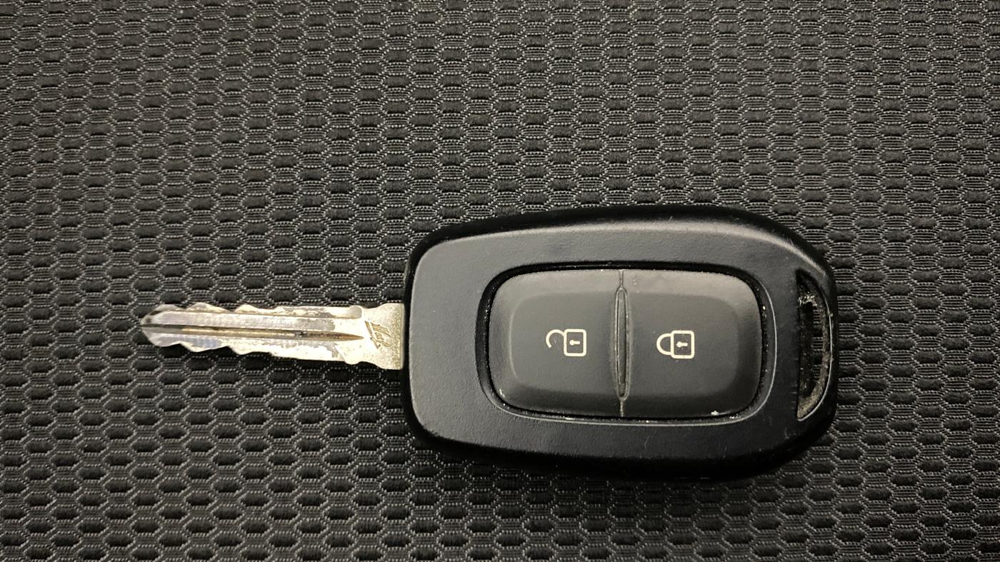 2020 Renault TRIBER RXT AMT, Petrol, Automatic, 31,413 km, Key Close Up