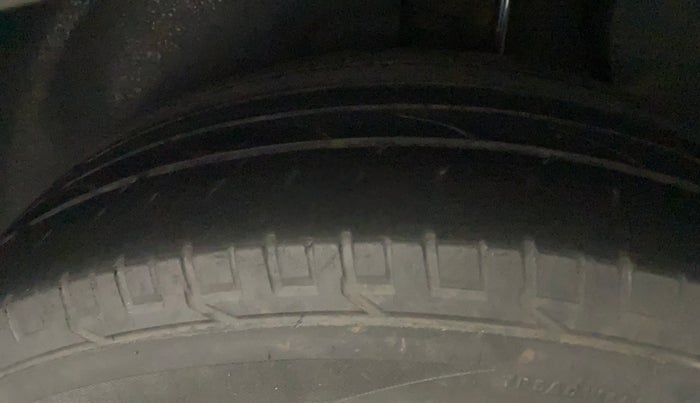 2016 Hyundai Creta SX PLUS AT 1.6 PETROL, Petrol, Automatic, 92,737 km, Left Rear Tyre Tread