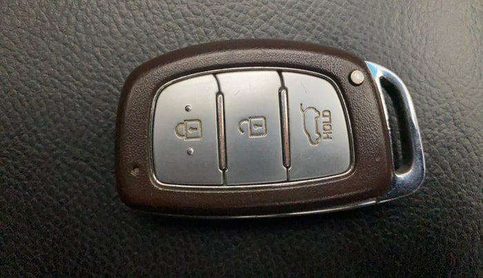 2016 Hyundai Creta SX PLUS AT 1.6 PETROL, Petrol, Automatic, 92,737 km, Key Close Up