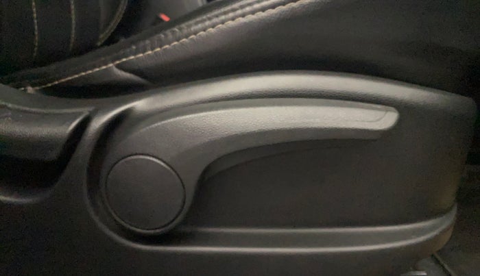 2016 Hyundai Creta SX PLUS AT 1.6 PETROL, Petrol, Automatic, 92,737 km, Driver Side Adjustment Panel