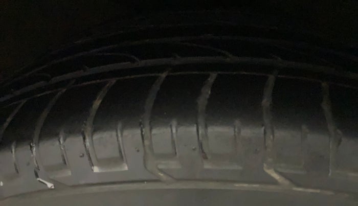 2016 Hyundai Creta SX PLUS AT 1.6 PETROL, Petrol, Automatic, 92,737 km, Right Front Tyre Tread