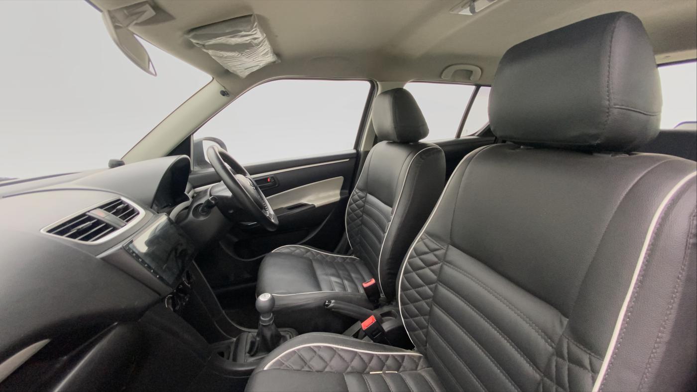 2017 Maruti Swift LXI OPT, CNG, Manual, 89,336 km, Right Side Front Door Cabin