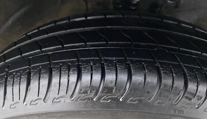 2020 Maruti S PRESSO VXI PLUS, Petrol, Manual, 15,607 km, Right Front Tyre Tread